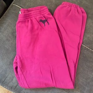 Woman’s magenta sweat pants. Jogger style. Size small.